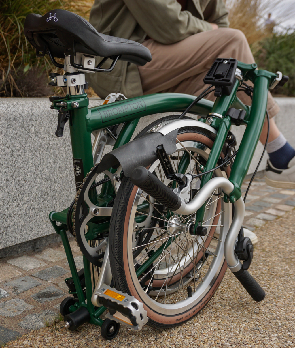 Brompton tan sales wall tyres