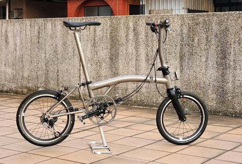 H&H V2 Lightweight NoKick Show Stand for Brompton Bicycle